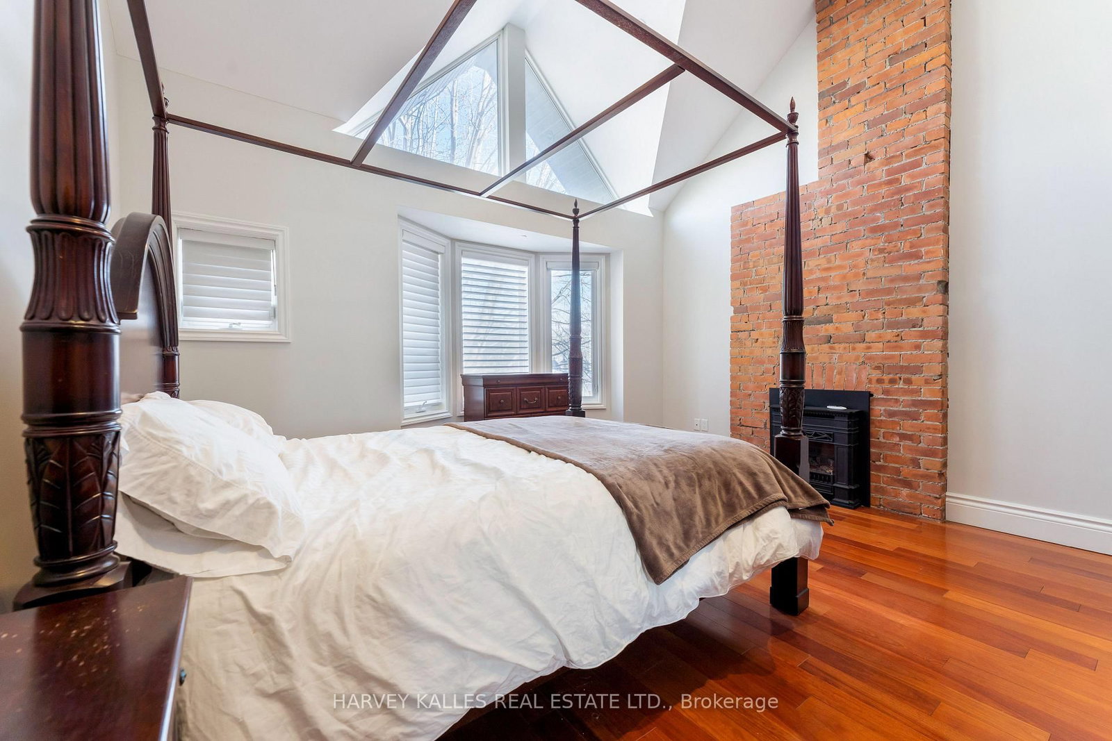 1107 Gerrard Street E • Toronto, ON photo 18