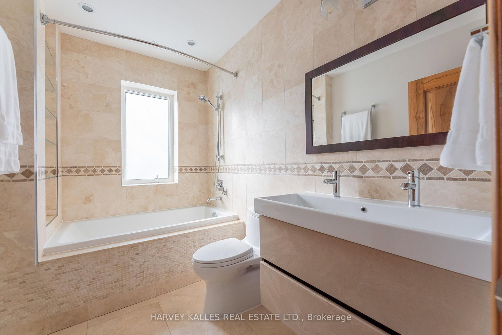 1107 Gerrard Street E • Toronto, ON photo 21