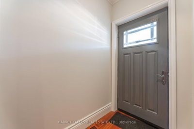 1107 Gerrard Street E • Toronto, ON photo 5