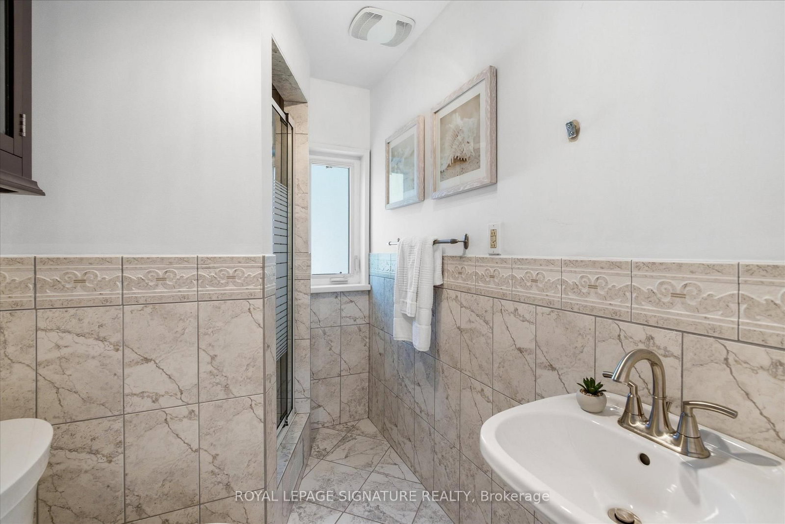 56 Bellamy Road S • Toronto, ON photo 15
