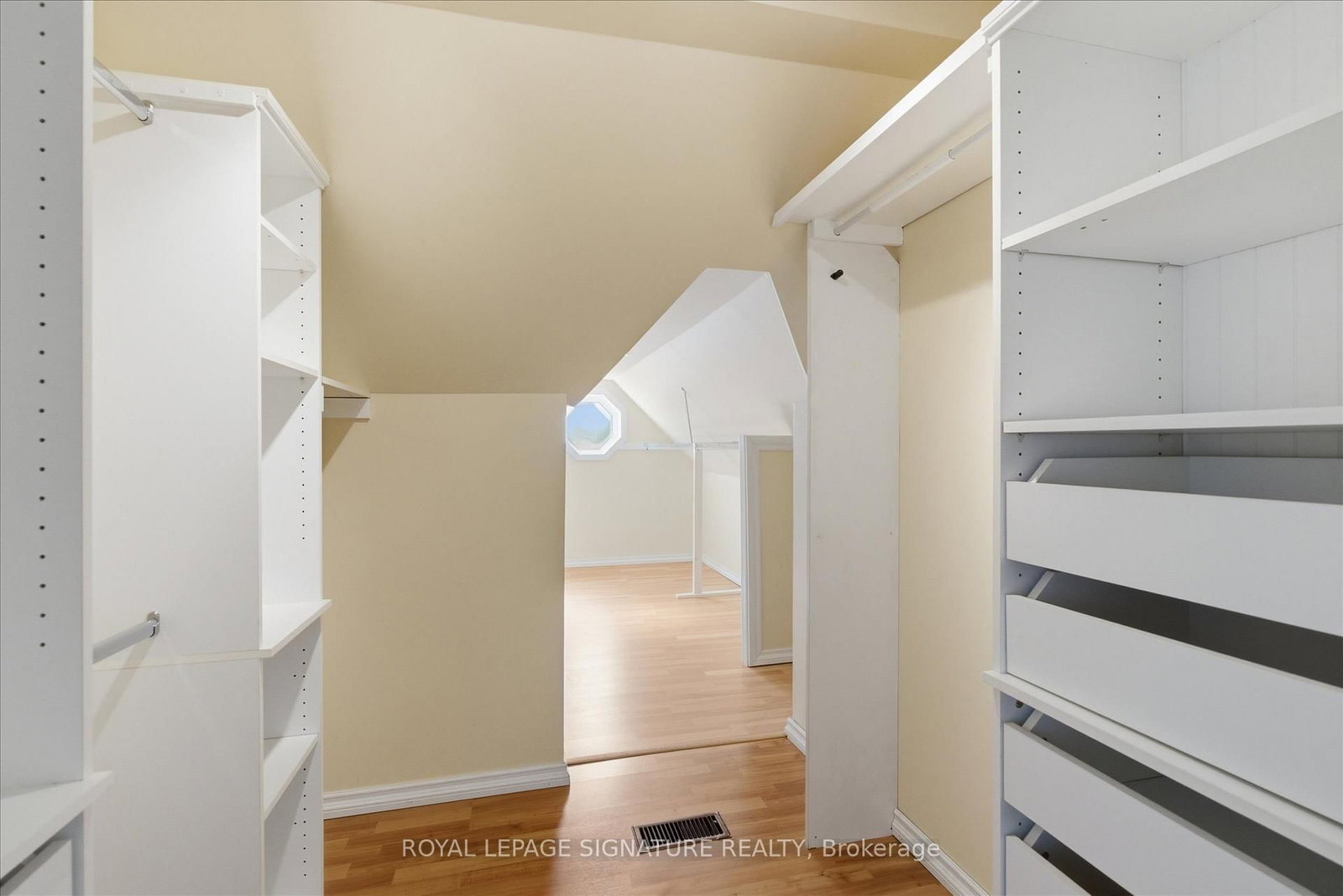56 Bellamy Road S • Toronto, ON photo 16
