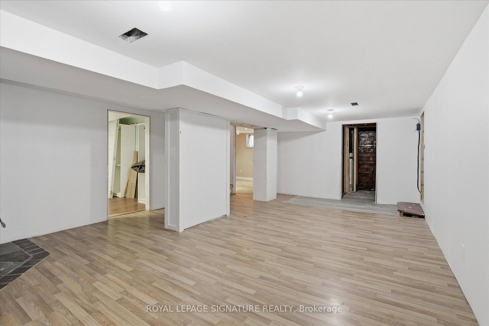 56 Bellamy Road S • Toronto, ON photo 18