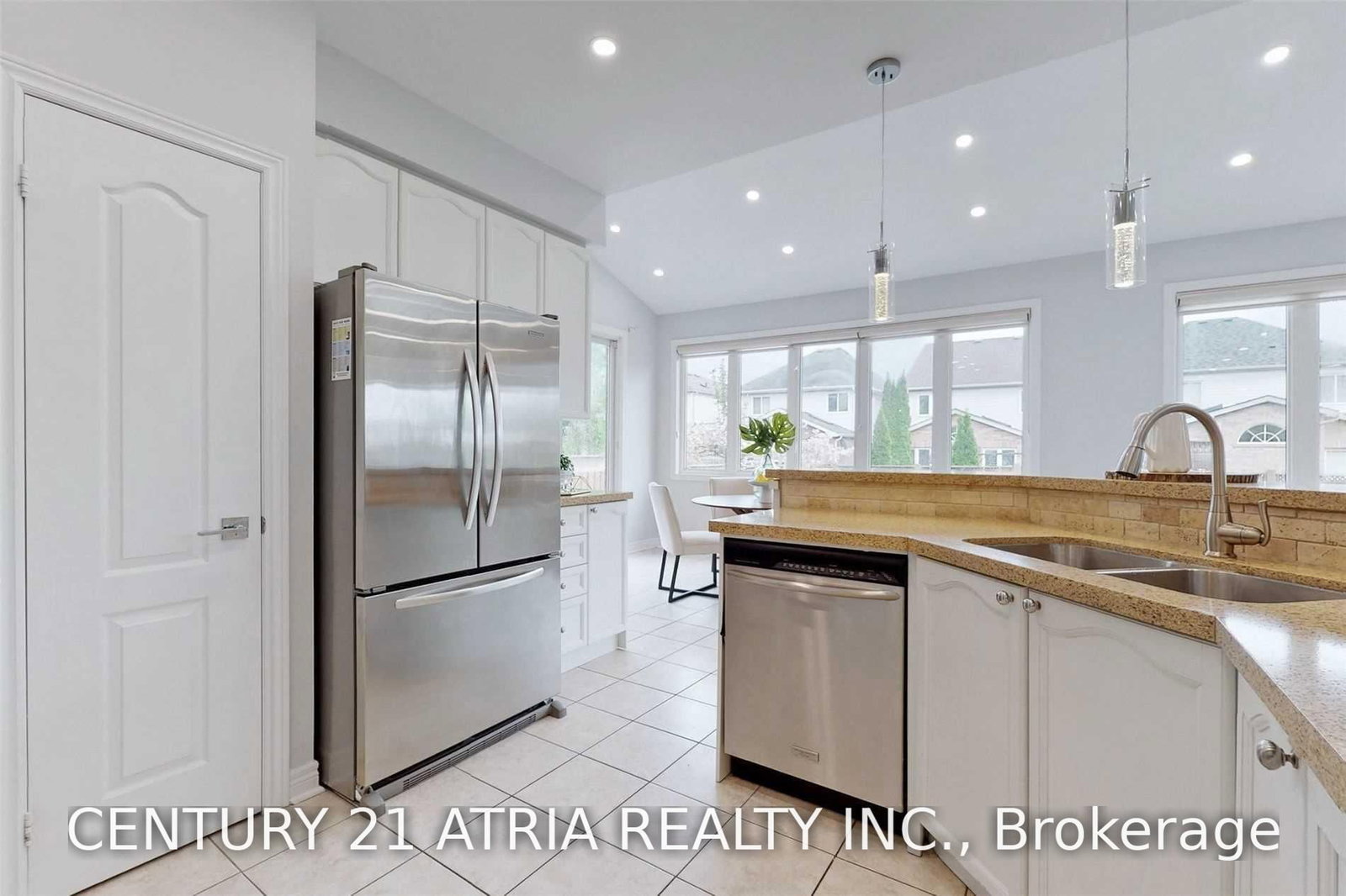 75 Medland Avenue • Whitby, ON photo 14
