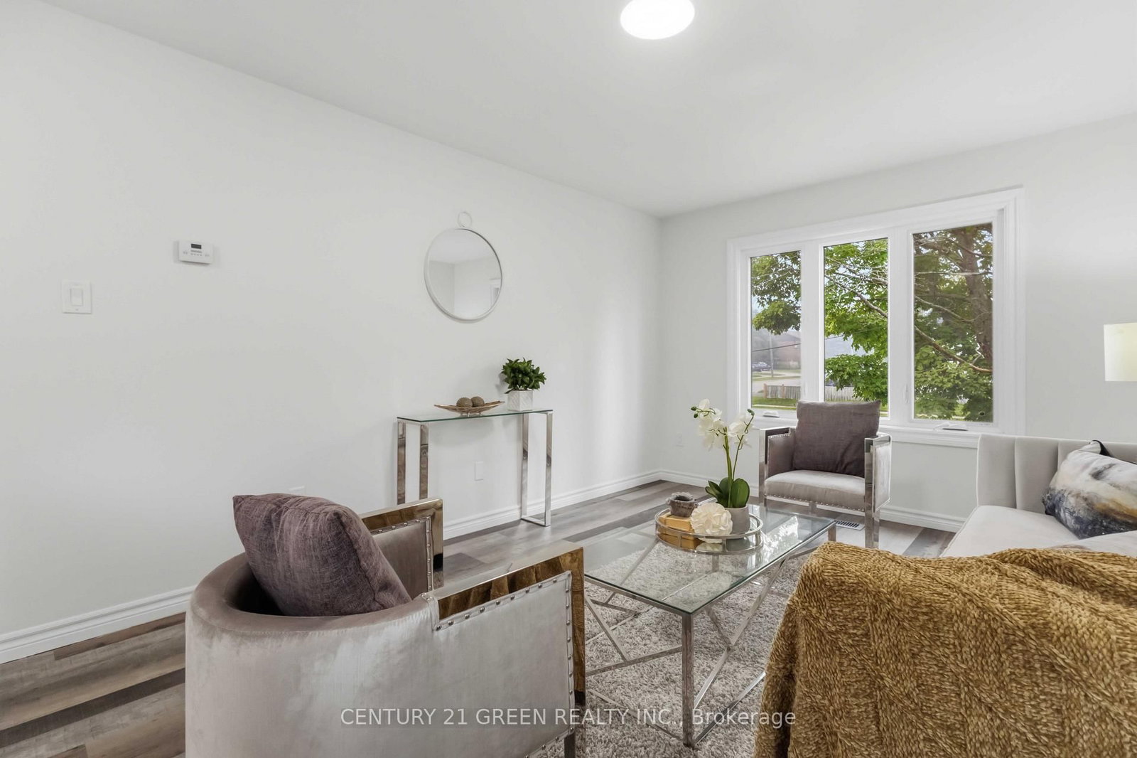 1469 Birchcliffe Court • Oshawa, ON photo 6