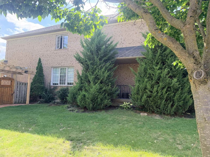 1 Castle Green Dr photo 5