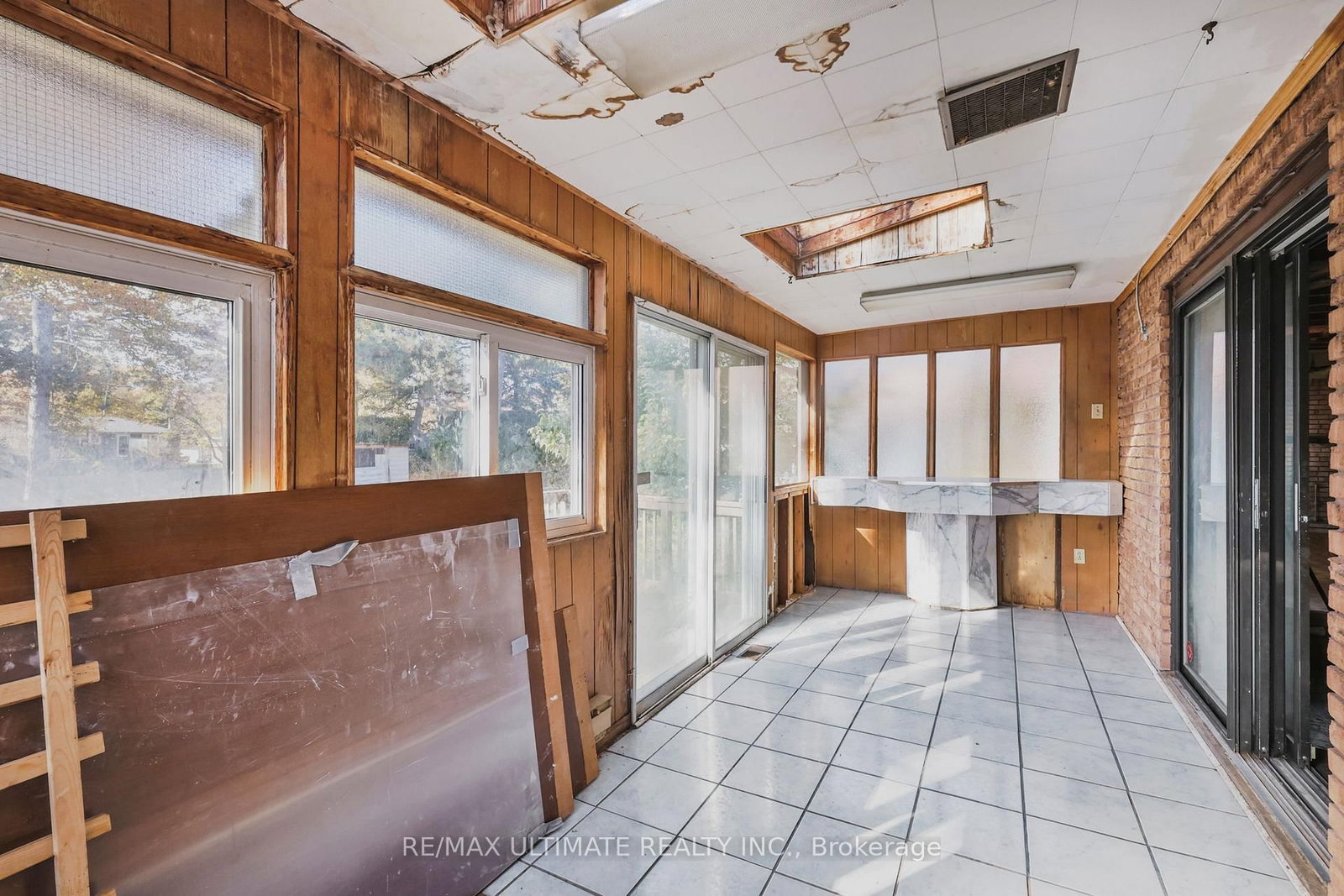 1010 Ritson Road N • Oshawa, ON photo 33