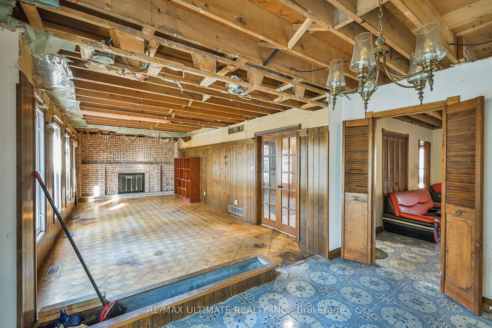 1010 Ritson Road N • Oshawa, ON photo 35