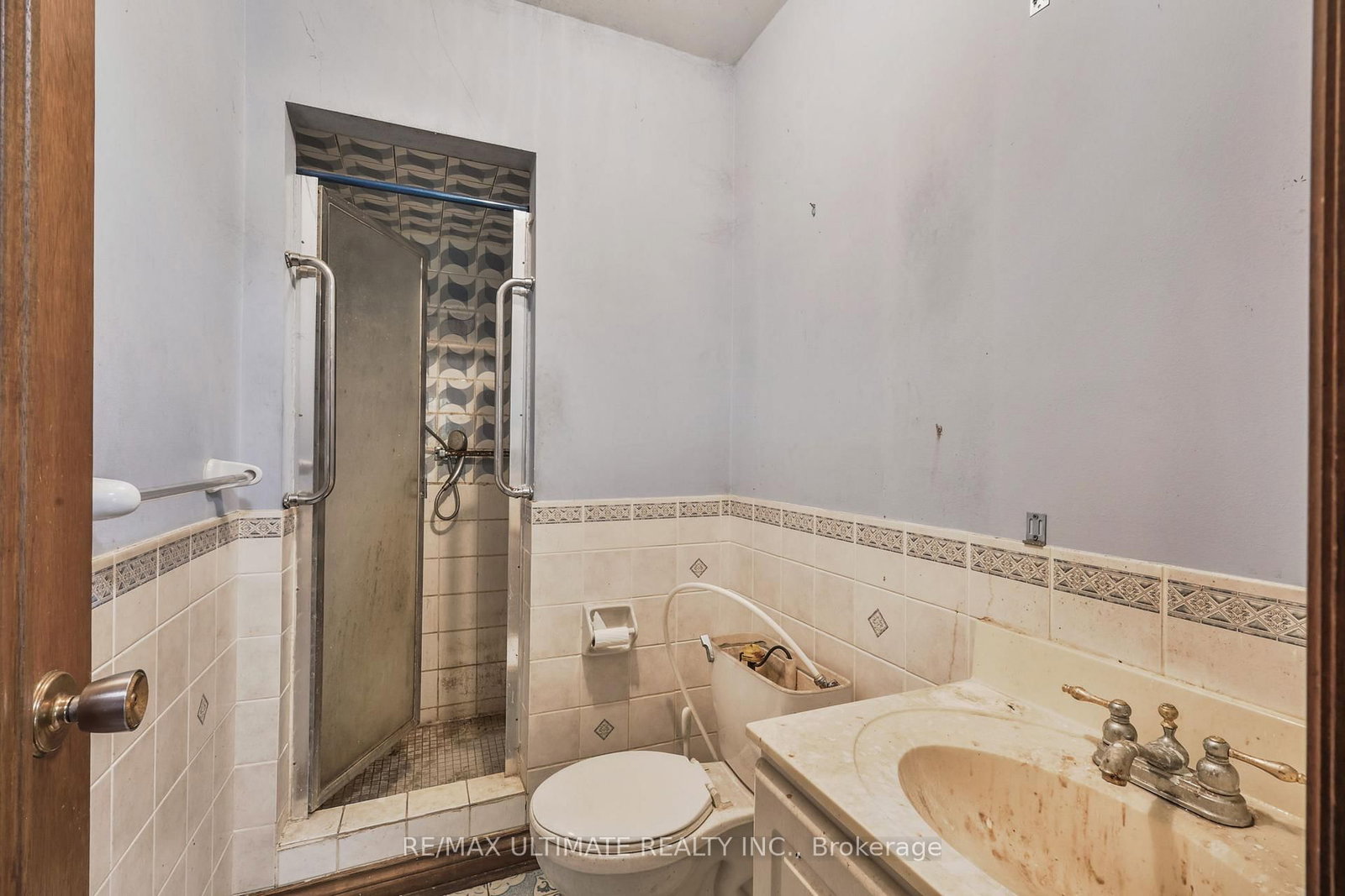 1010 Ritson Road N • Oshawa, ON photo 36