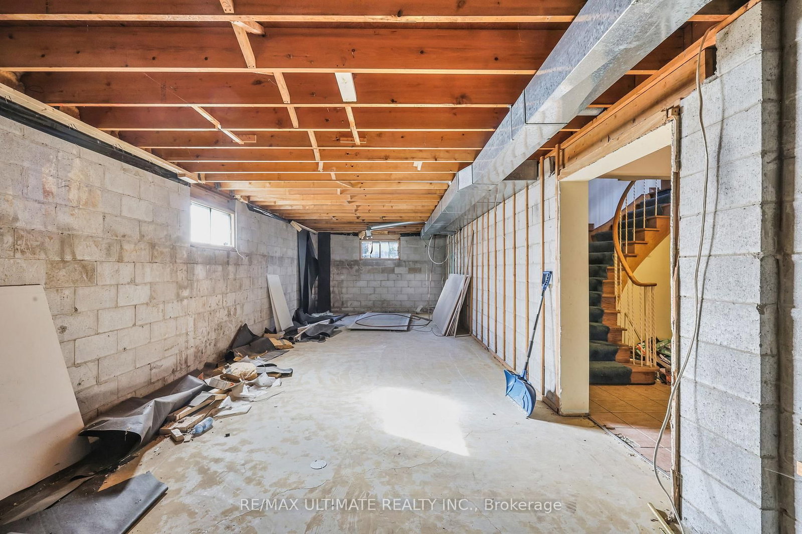 1010 Ritson Road N • Oshawa, ON photo 37