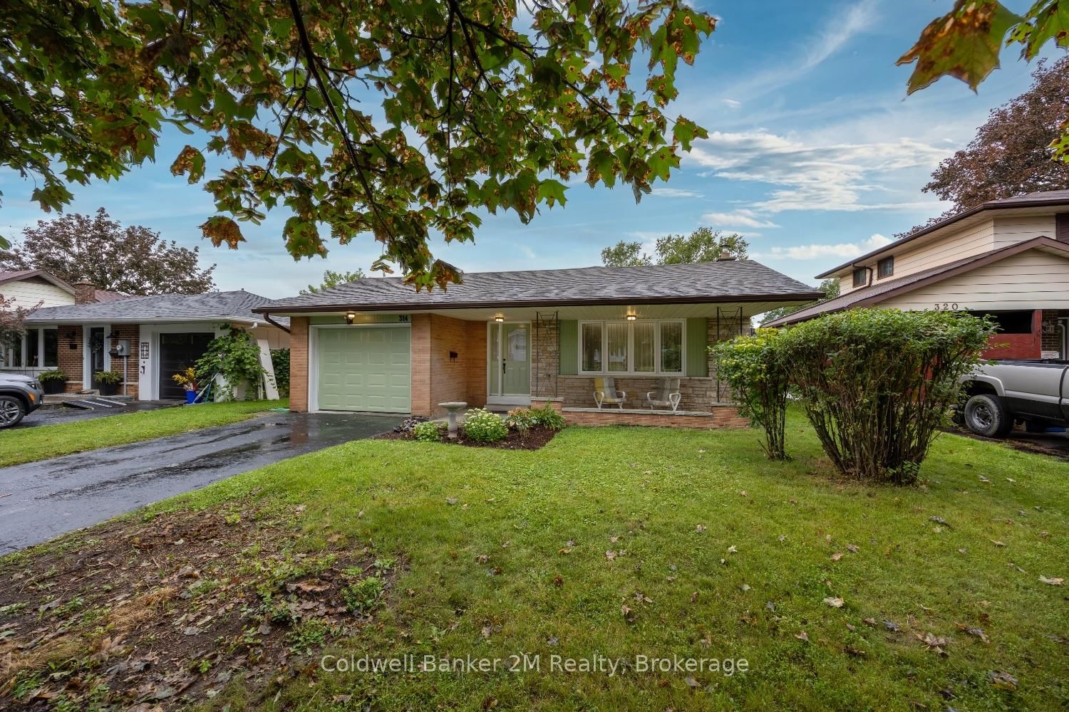 314 Inverness Drive • Oshawa, ON photo 2
