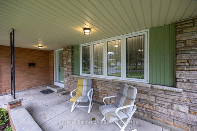 314 Inverness Drive • Oshawa, ON photo 3