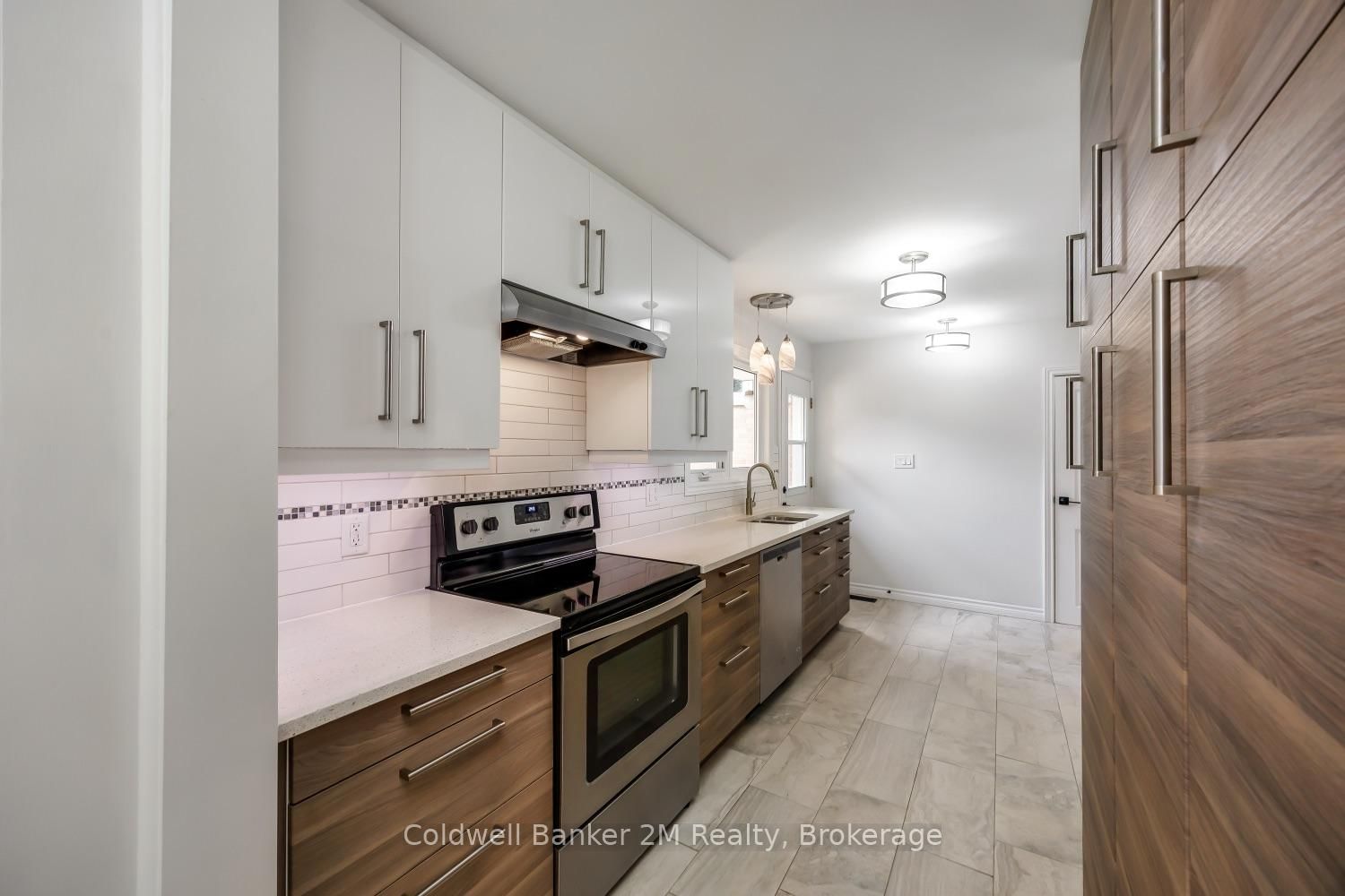 314 Inverness Drive • Oshawa, ON photo 5