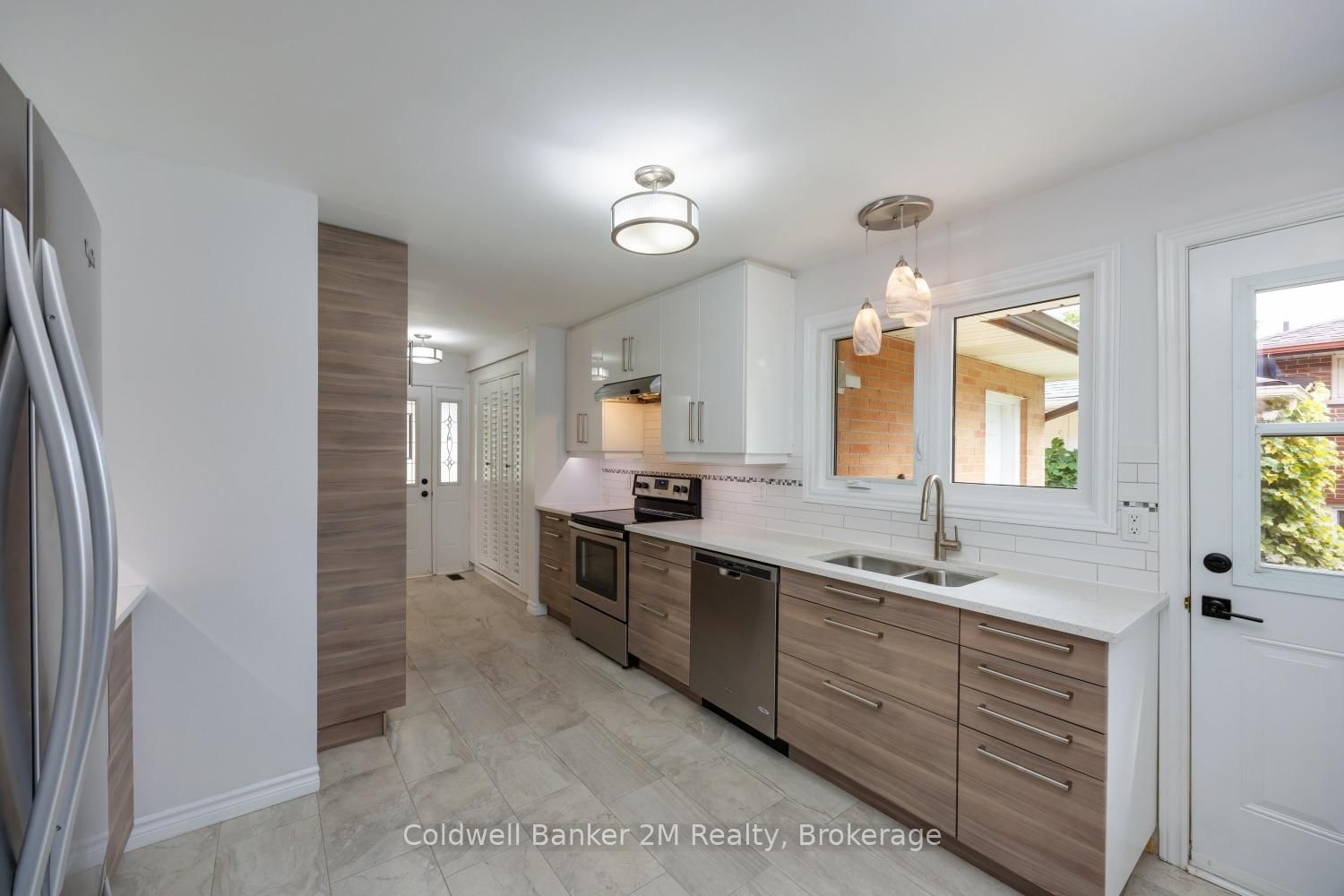 314 Inverness Drive • Oshawa, ON photo 8