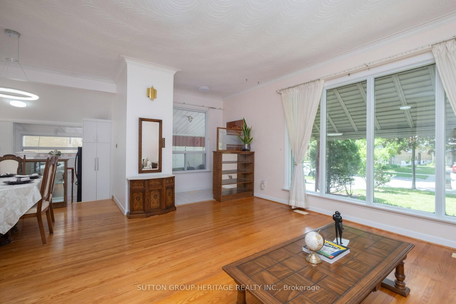 23 Gaiety Drive • Toronto, ON photo 3