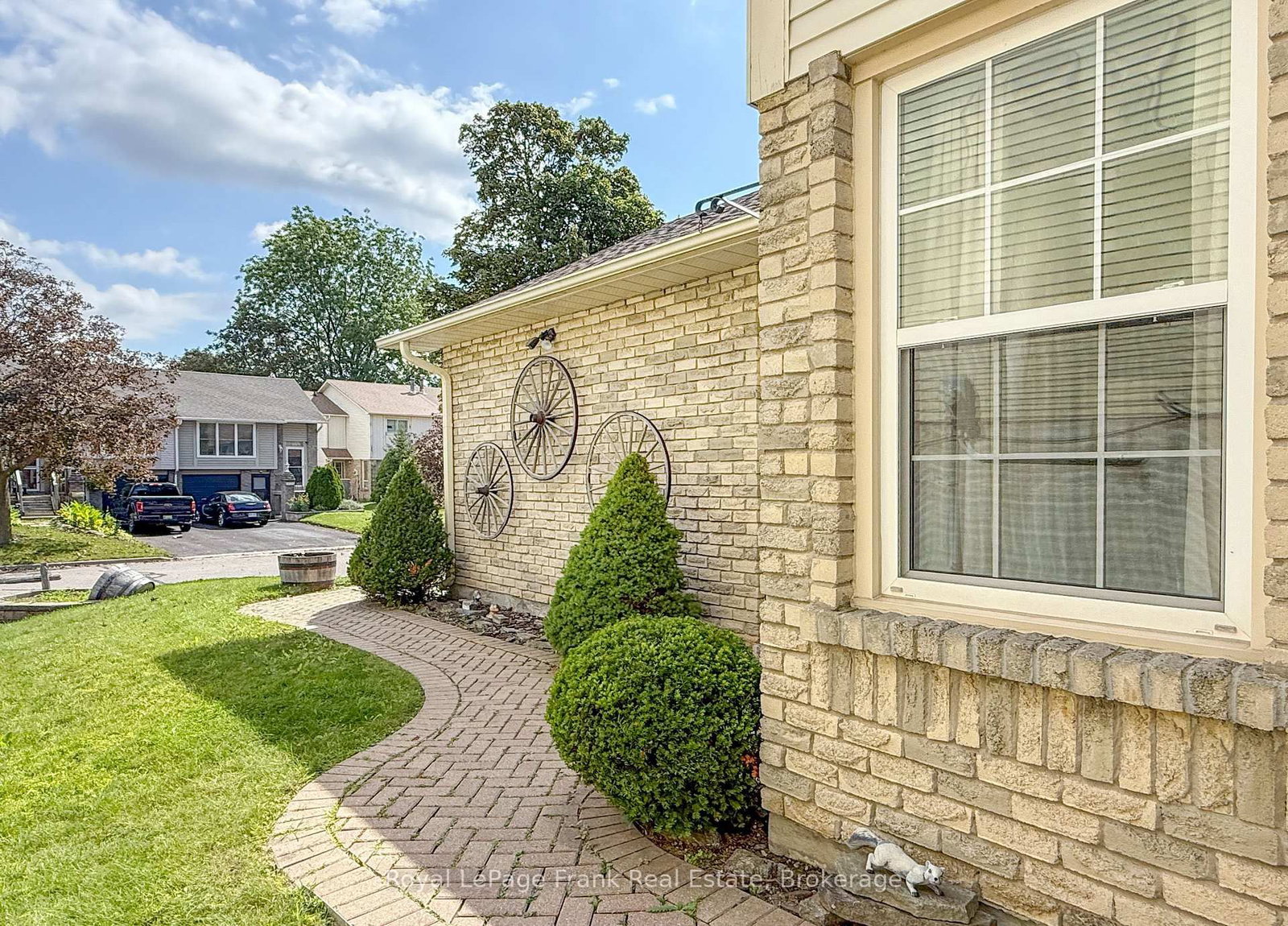 1268 Northmount Street • Oshawa, ON photo 5