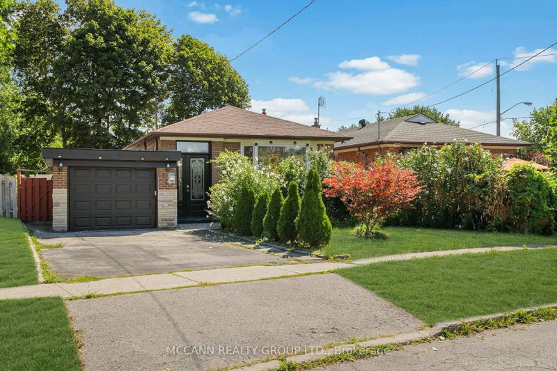 17 Barlow Road E