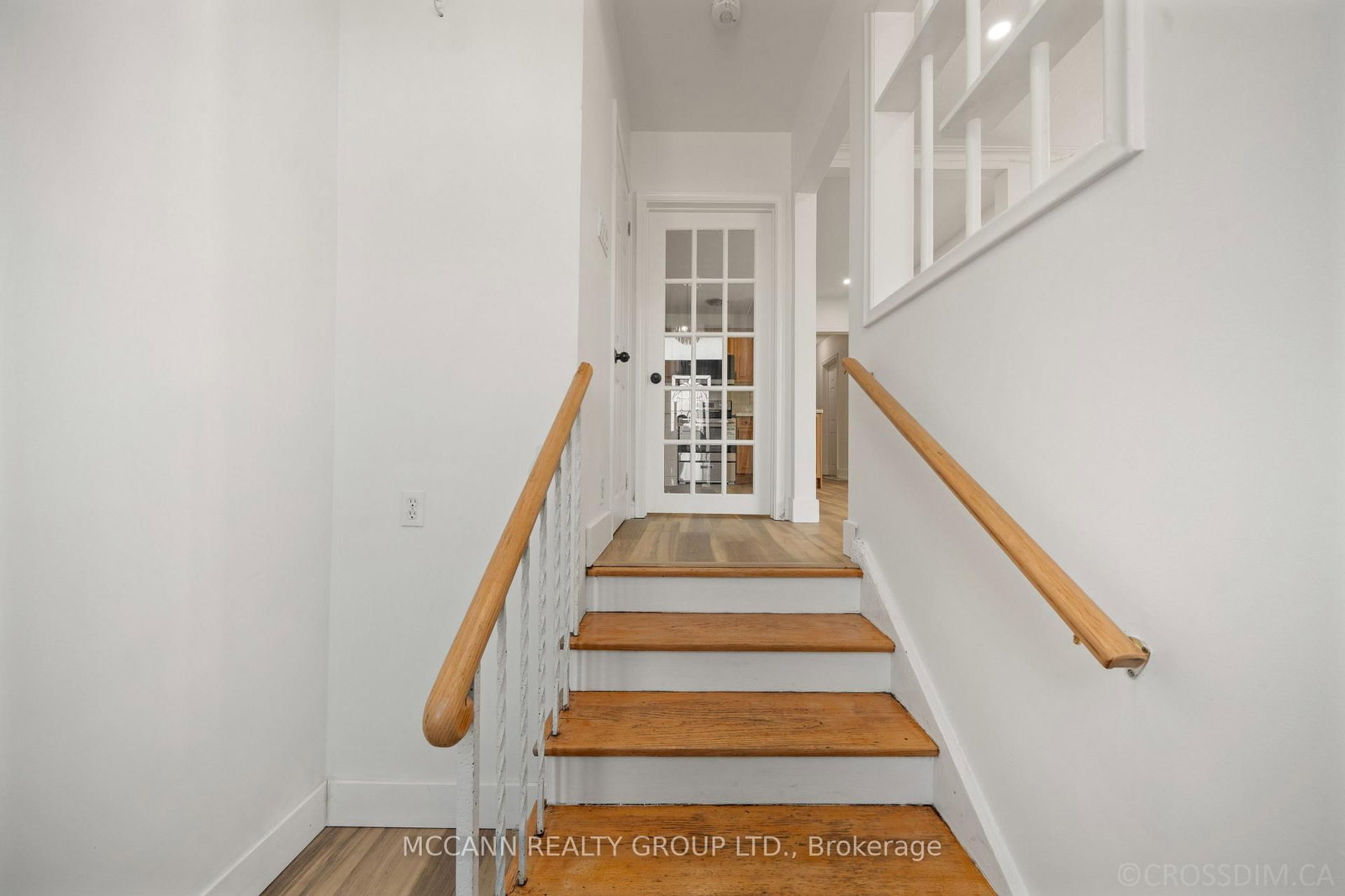17 Barlow Road E • Toronto, ON photo 3