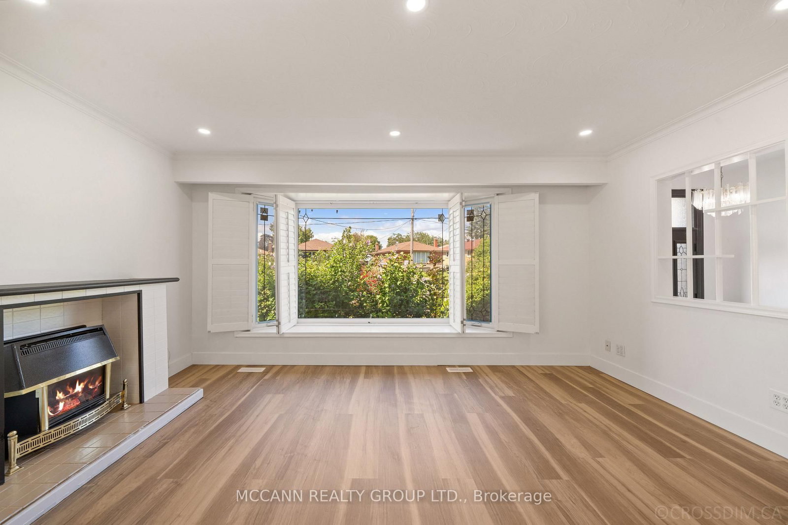 17 Barlow Road E • Toronto, ON photo 5