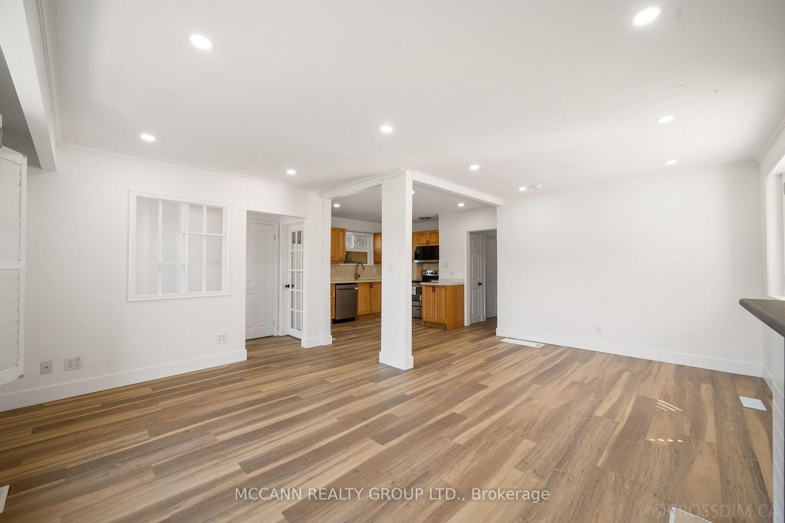 17 Barlow Road E • Toronto, ON photo 6