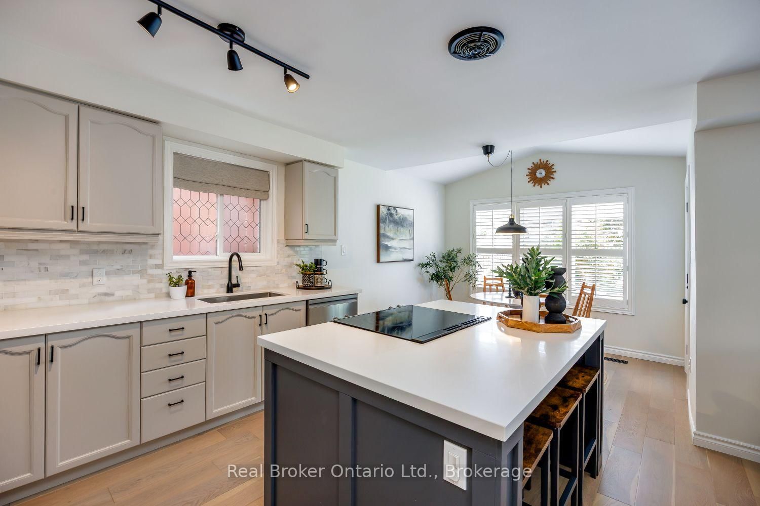 20 Wilkins Crescent • Clarington, ON photo 9