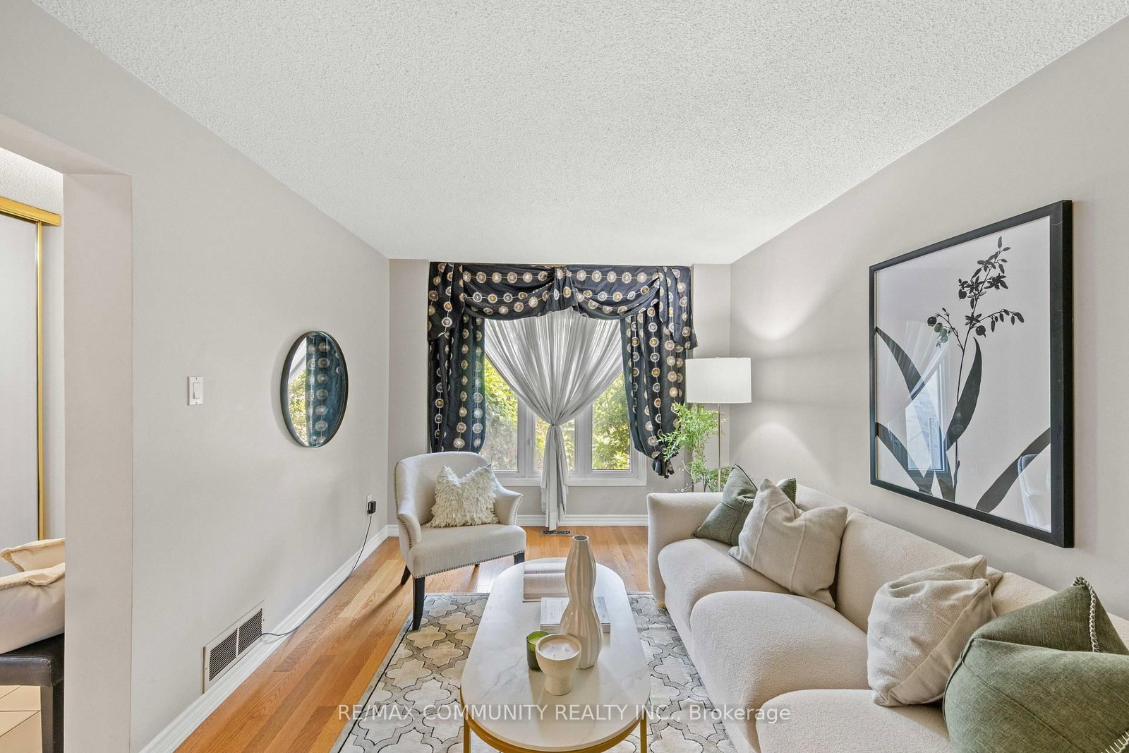 5 Plowman Drive • Ajax, ON photo 7