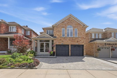239 Williamson Drive W • Ajax, ON photo 2