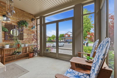 239 Williamson Drive W • Ajax, ON photo 7