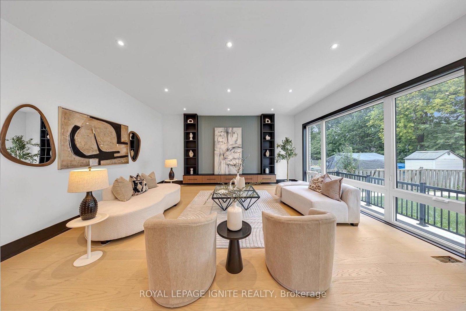 15 Deblyn Drive E • Toronto, ON photo 10