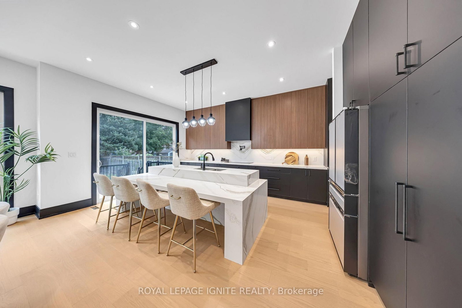 15 Deblyn Drive E • Toronto, ON photo 12