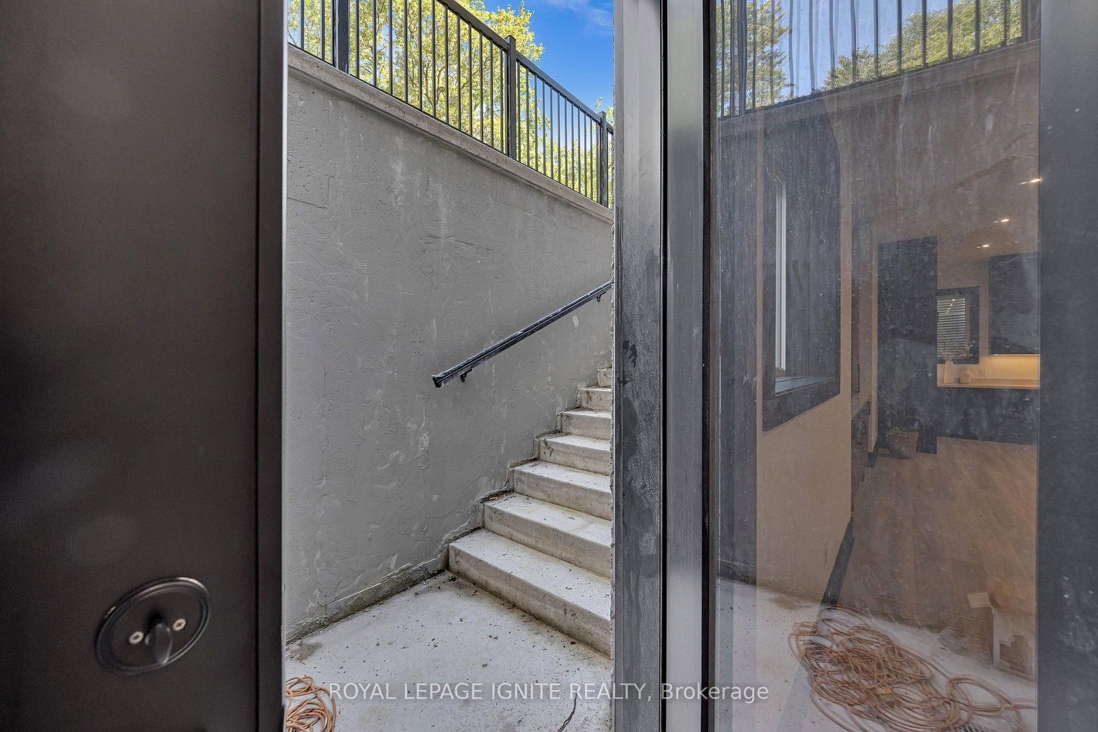 15 Deblyn Drive E • Toronto, ON photo 37