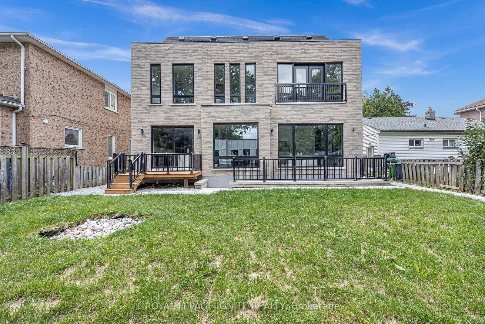 15 Deblyn Drive E • Toronto, ON photo 41