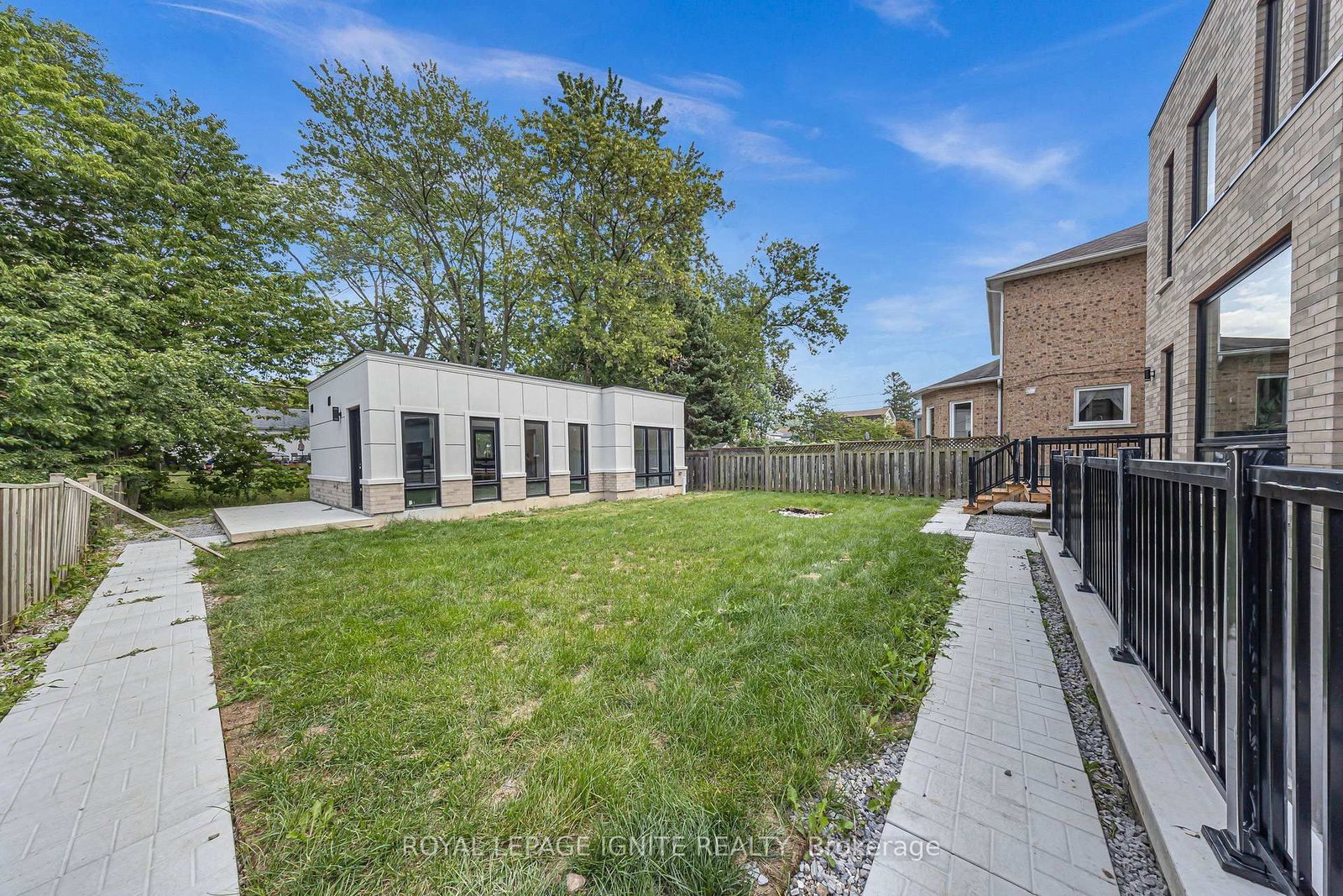 15 Deblyn Drive E • Toronto, ON photo 42