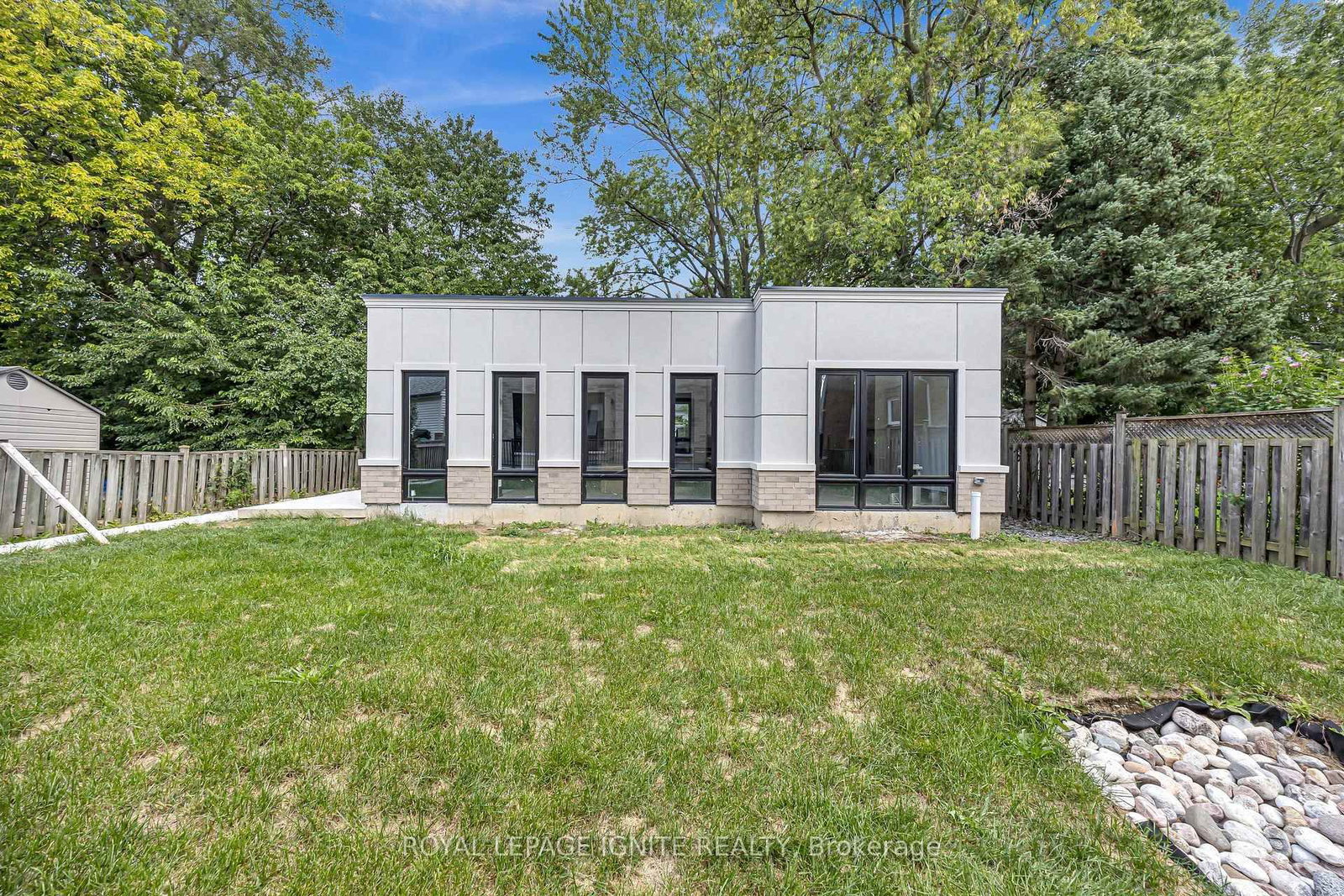 15 Deblyn Drive E • Toronto, ON photo 44