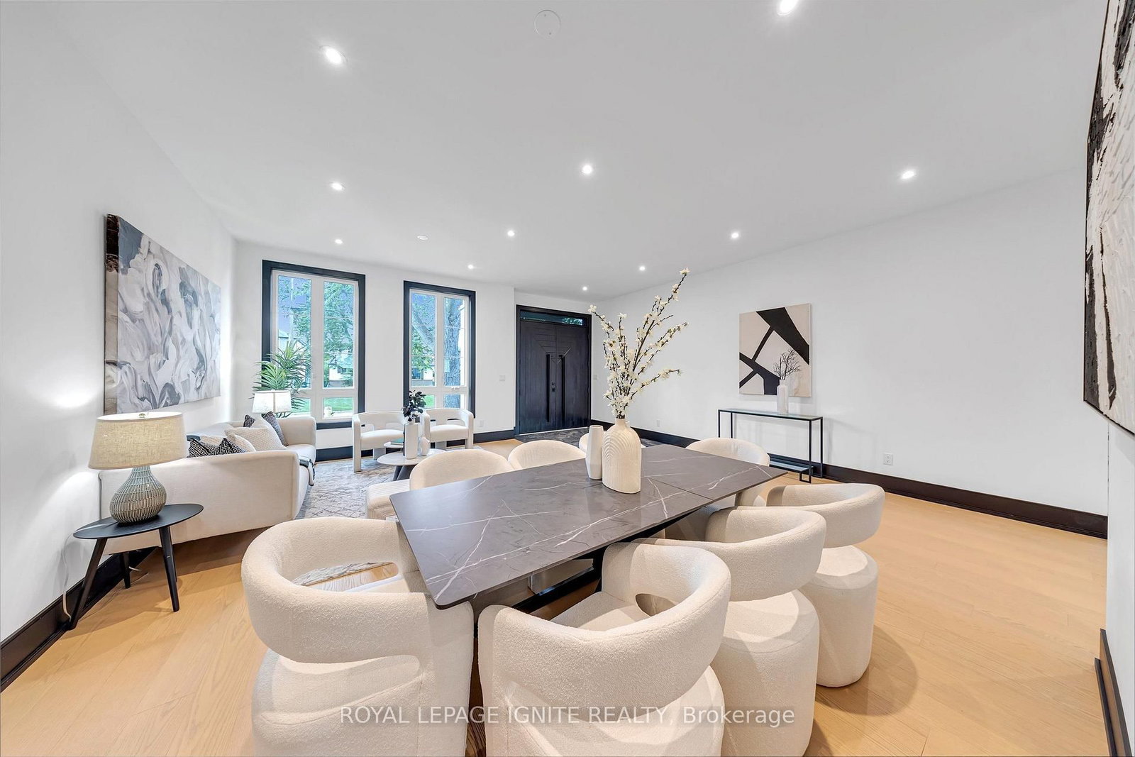 15 Deblyn Drive E • Toronto, ON photo 5