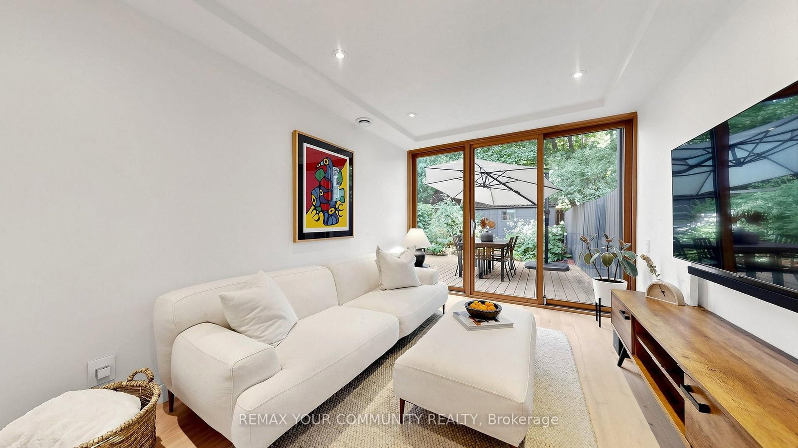149 Jones Avenue N • Toronto, ON photo 4