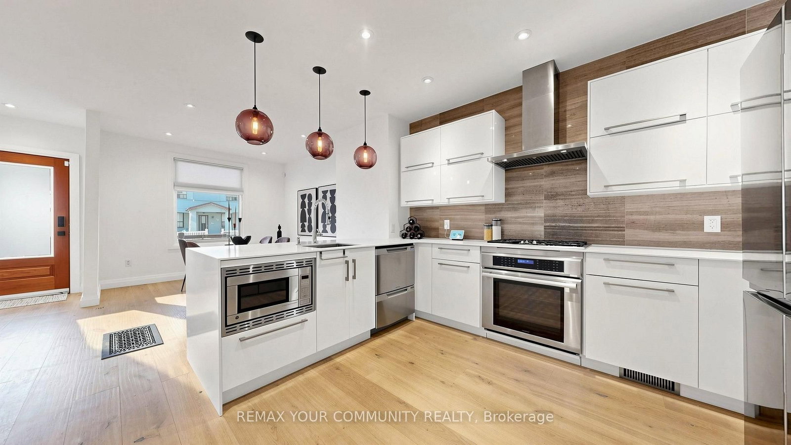 149 Jones Avenue N • Toronto, ON photo 8