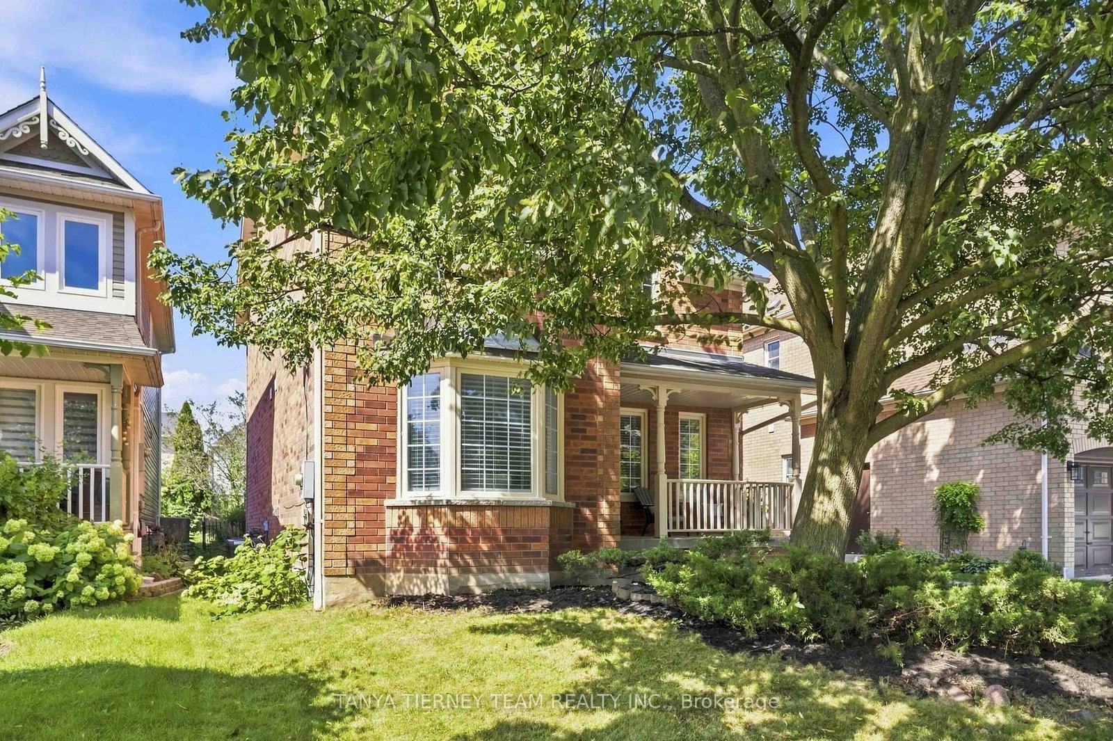 36 Zachary Place • Whitby, ON photo 3