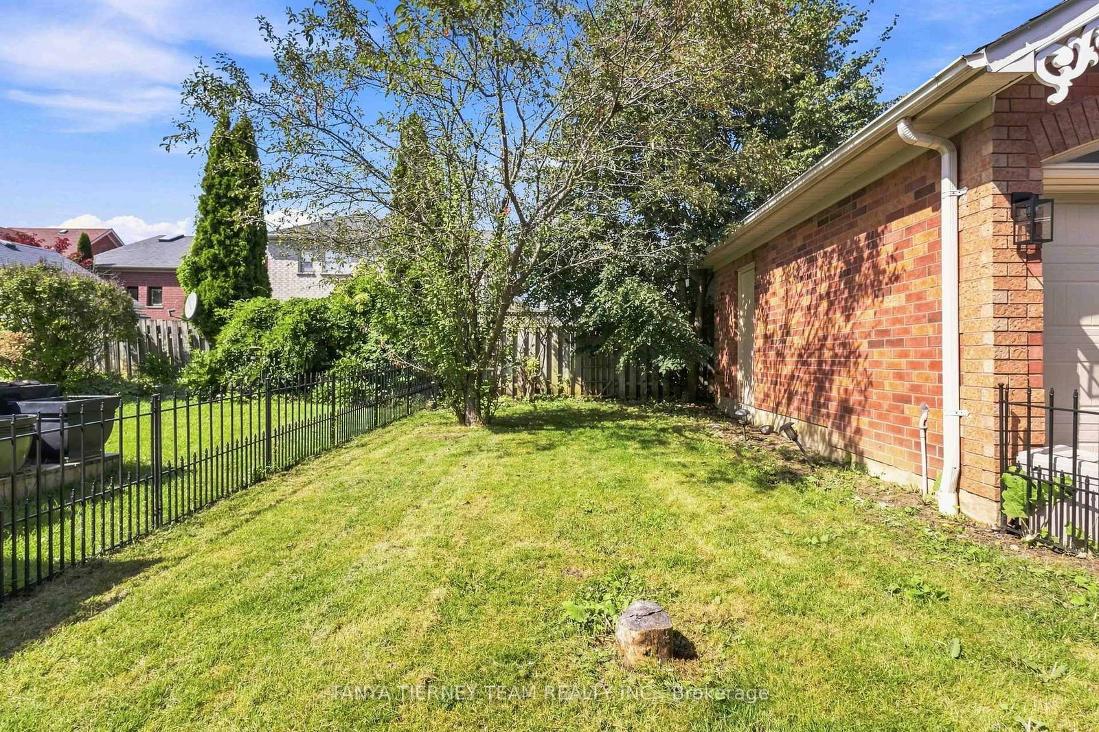 36 Zachary Place • Whitby, ON photo 45