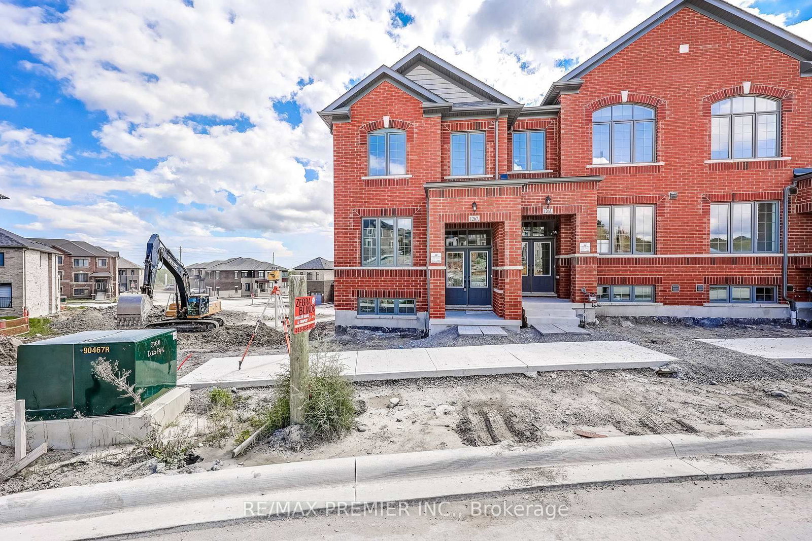 1267 Winding Woods Trail • Pickering, ON photo 2