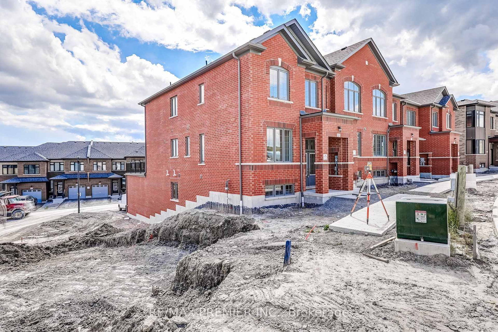 1267 Winding Woods Trail • Pickering, ON photo 3