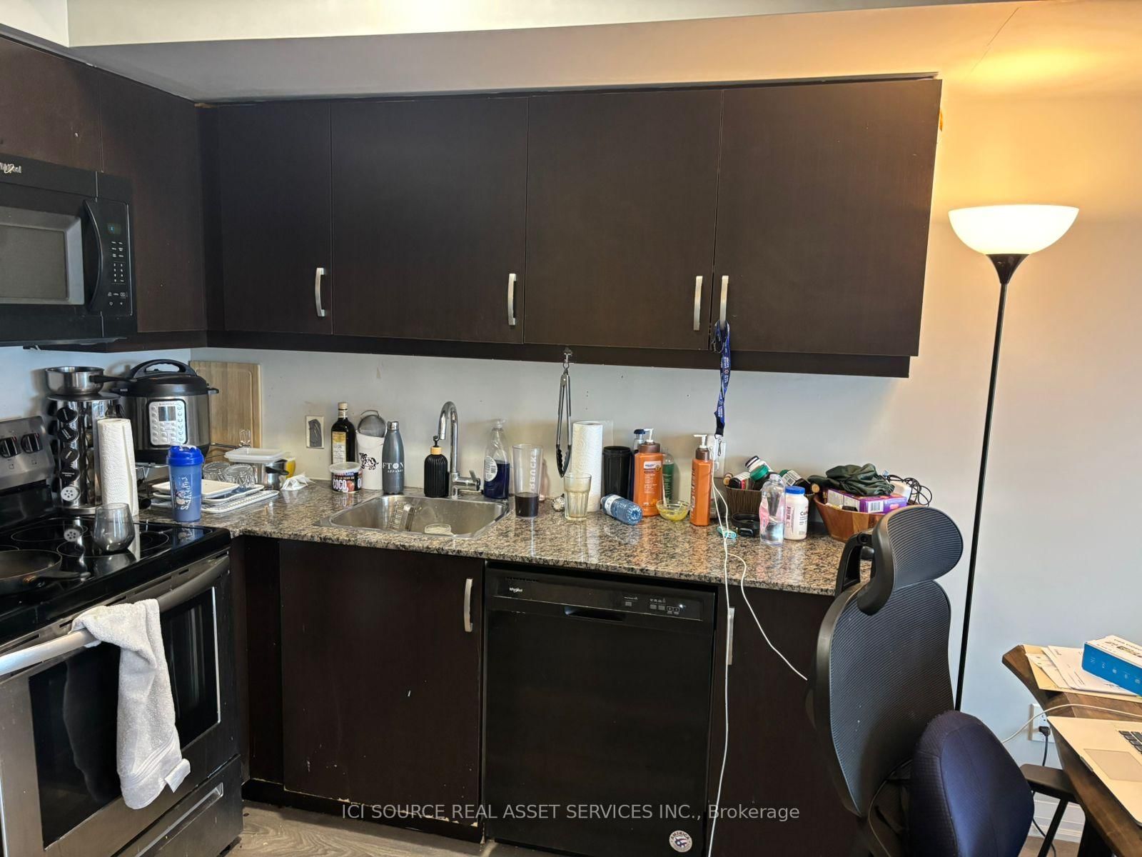 30 Meadowglen Place • #2504 • Toronto, ON photo 11