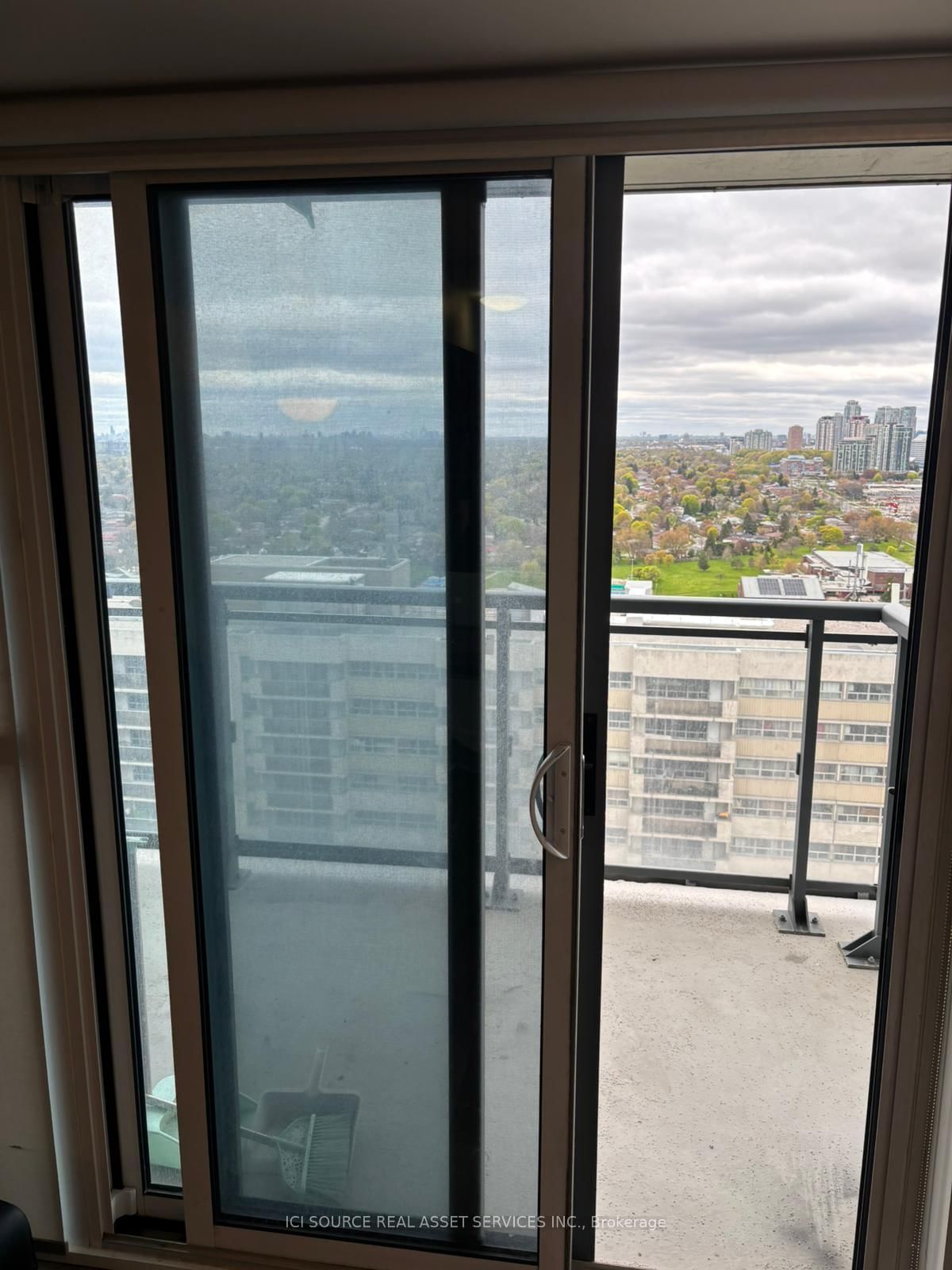 30 Meadowglen Place • #2504 • Toronto, ON photo 13
