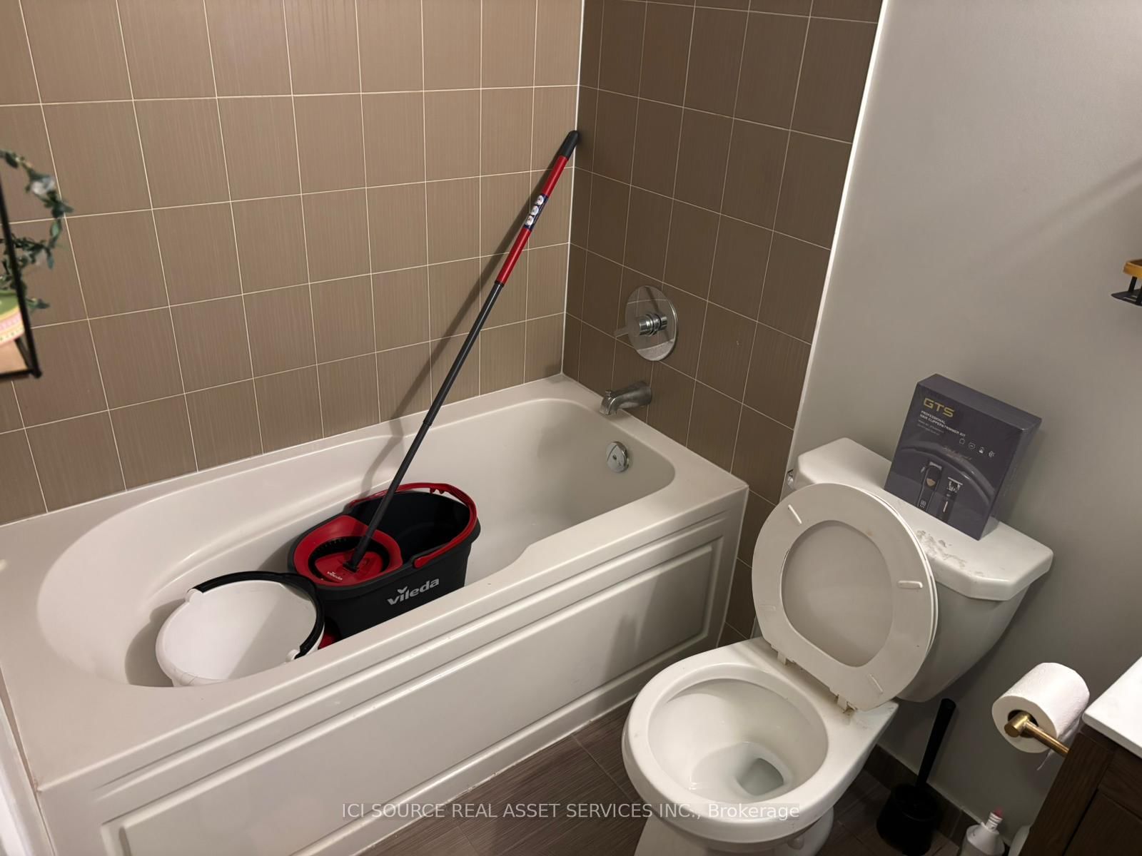 30 Meadowglen Place • #2504 • Toronto, ON photo 20