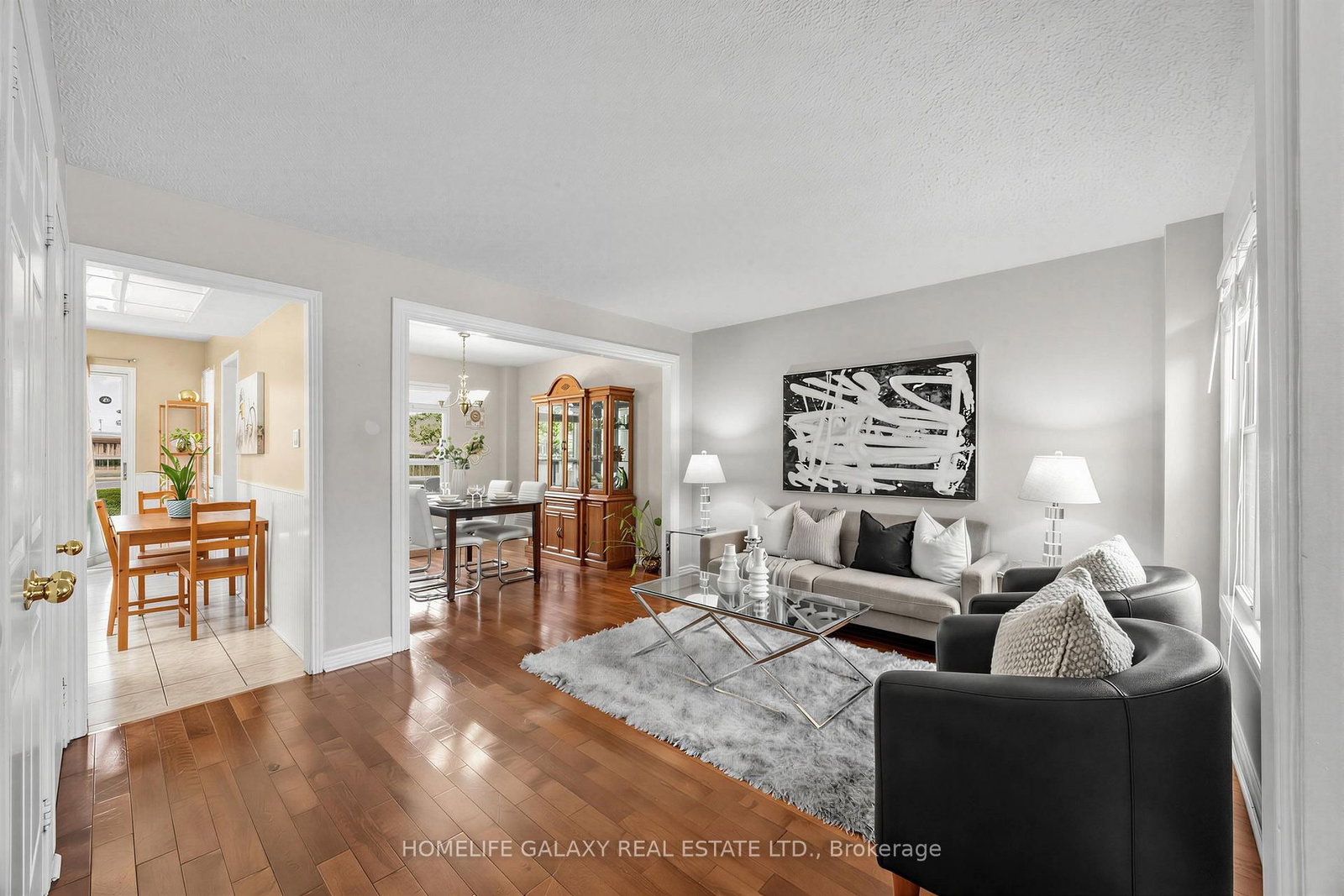 6 Bluebell Crescent • Whitby, ON photo 5