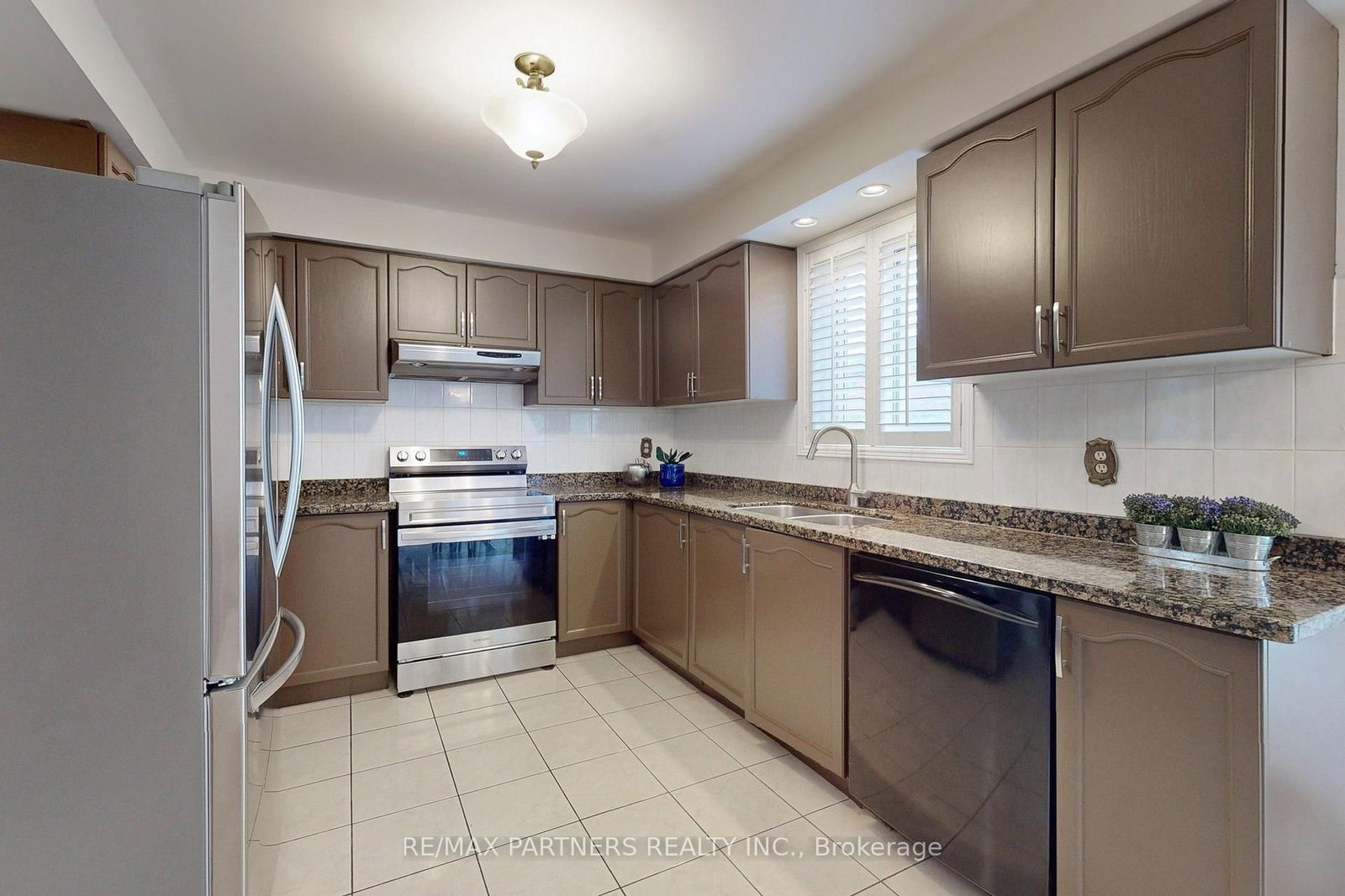 15 Ribblesdale Drive • Whitby, ON photo 11