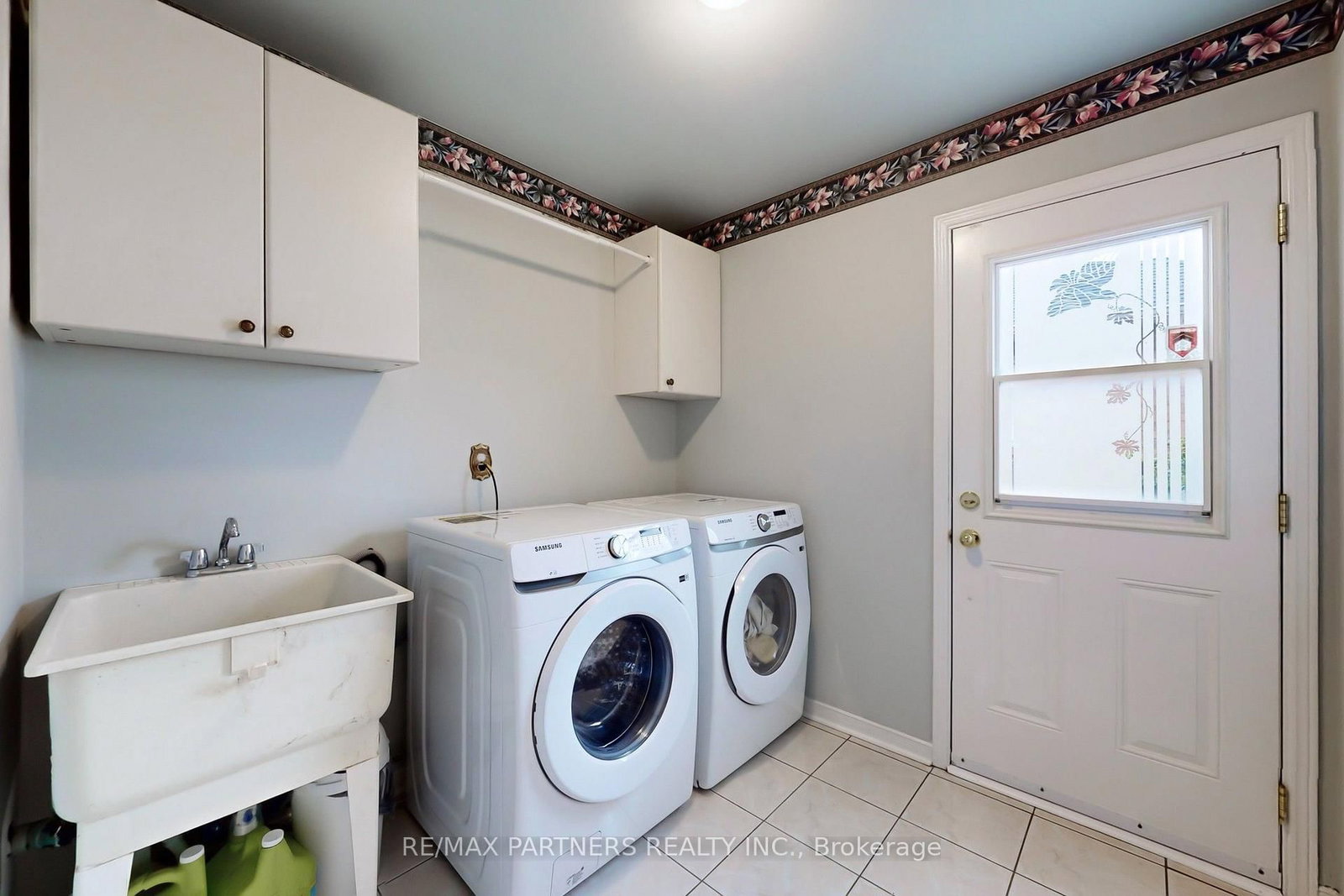 15 Ribblesdale Drive • Whitby, ON photo 13