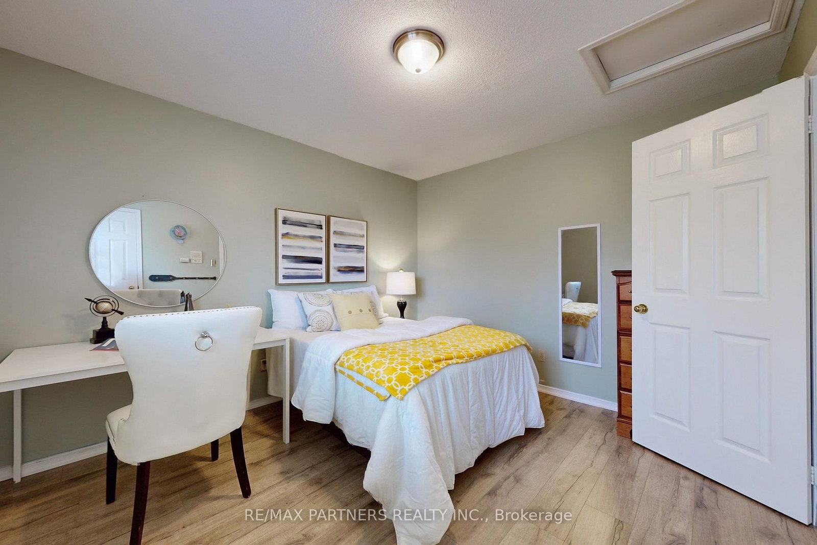 15 Ribblesdale Drive • Whitby, ON photo 21
