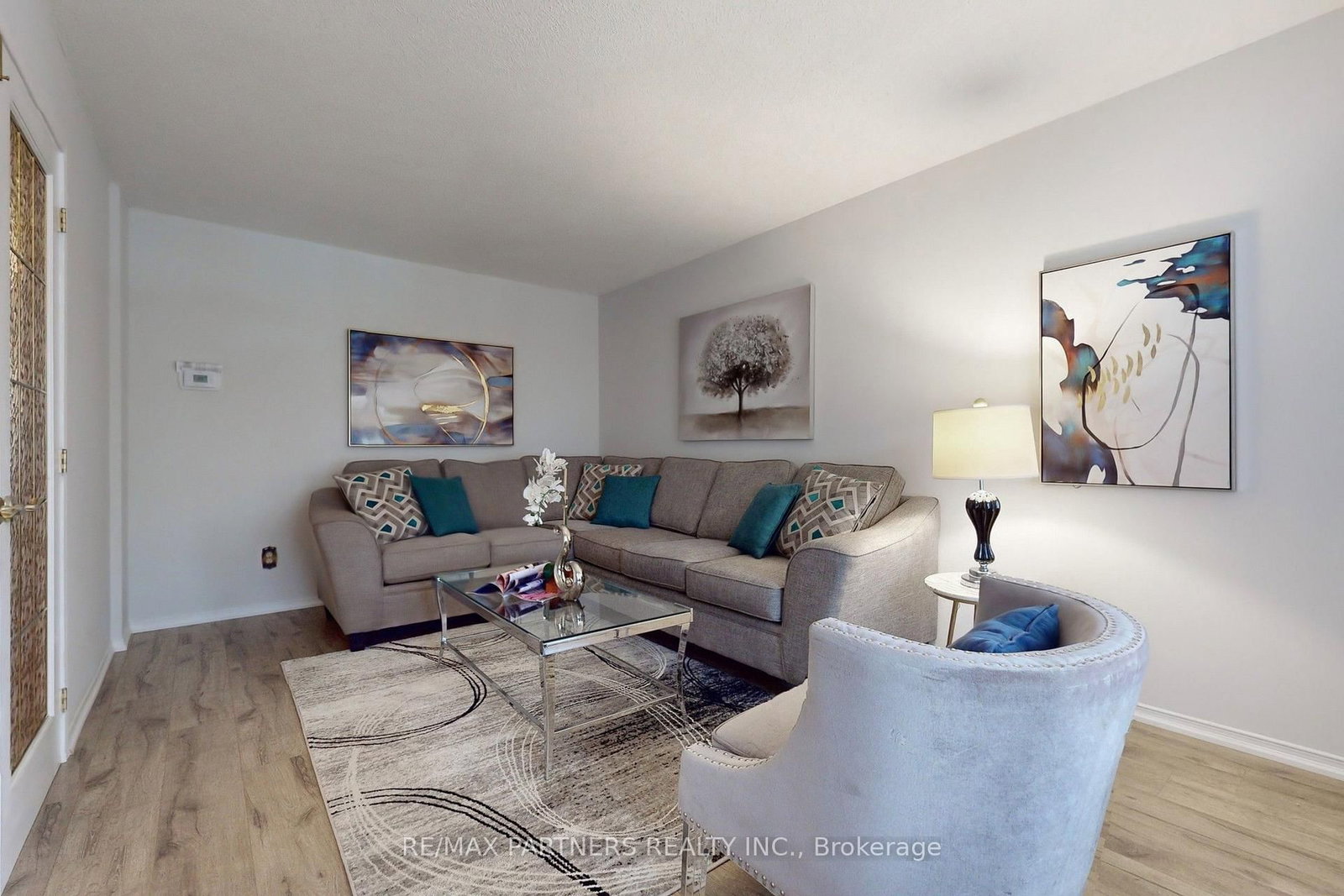 15 Ribblesdale Drive • Whitby, ON photo 3