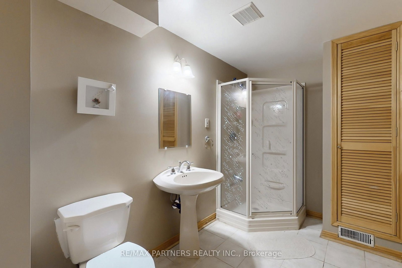 15 Ribblesdale Drive • Whitby, ON photo 35