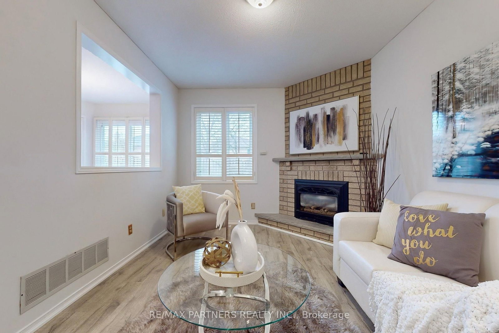 15 Ribblesdale Drive • Whitby, ON photo 5